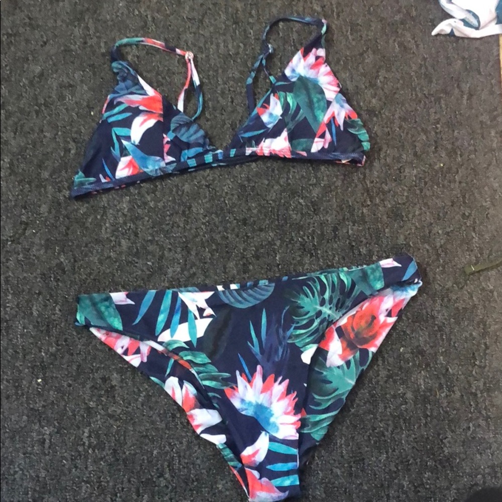 CUPSHE bikini